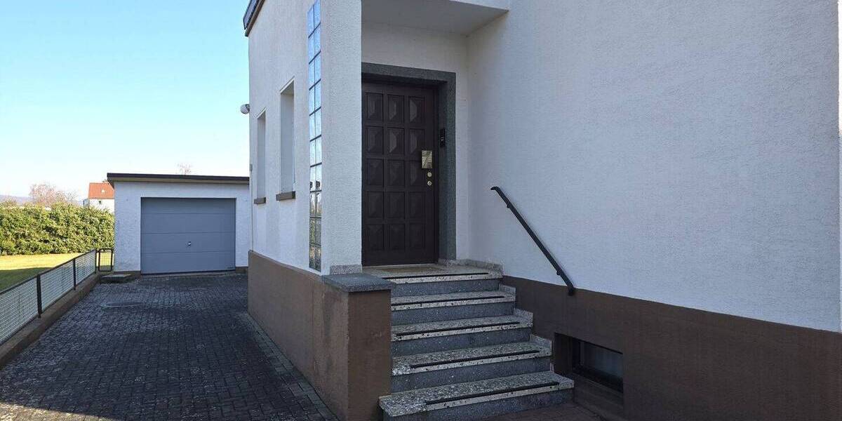 Einfamilienhaus Eschwege Niederhone - 7 Zimmer, 140 m&sup2;, 870&euro; | Angebot:25985105