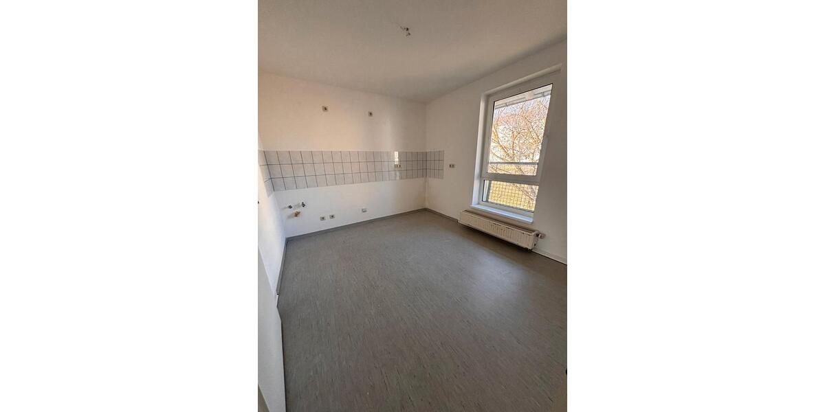 Etagenwohnung Sondershausen - 3 Zimmer, 76 m&sup2;, 365&euro; | Angebot:26085938