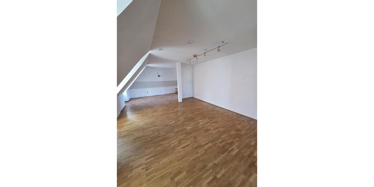 Dachgeschoßwohnung Erfurt - 2 Zimmer, 128 m&sup2;, 1.200&euro; | Angebot:26492734