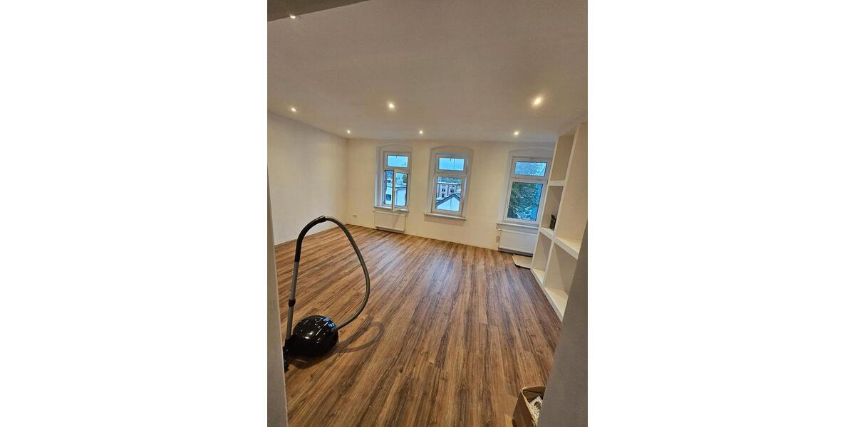 Helle 100 m² Traumwohnung – alles neu saniert – sofort frei 3 zimmer