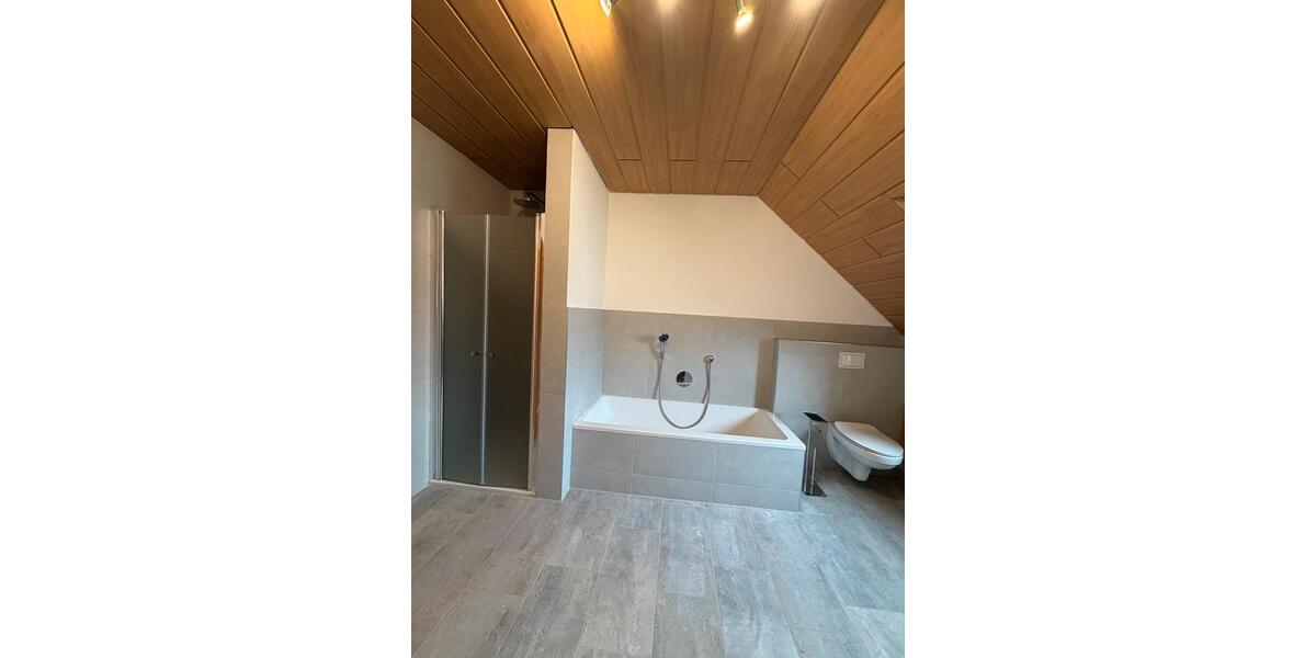 Dachgeschoßwohnung Wertingen - 3 Zimmer, 100 m&sup2;, 800&euro; | Angebot:26247648