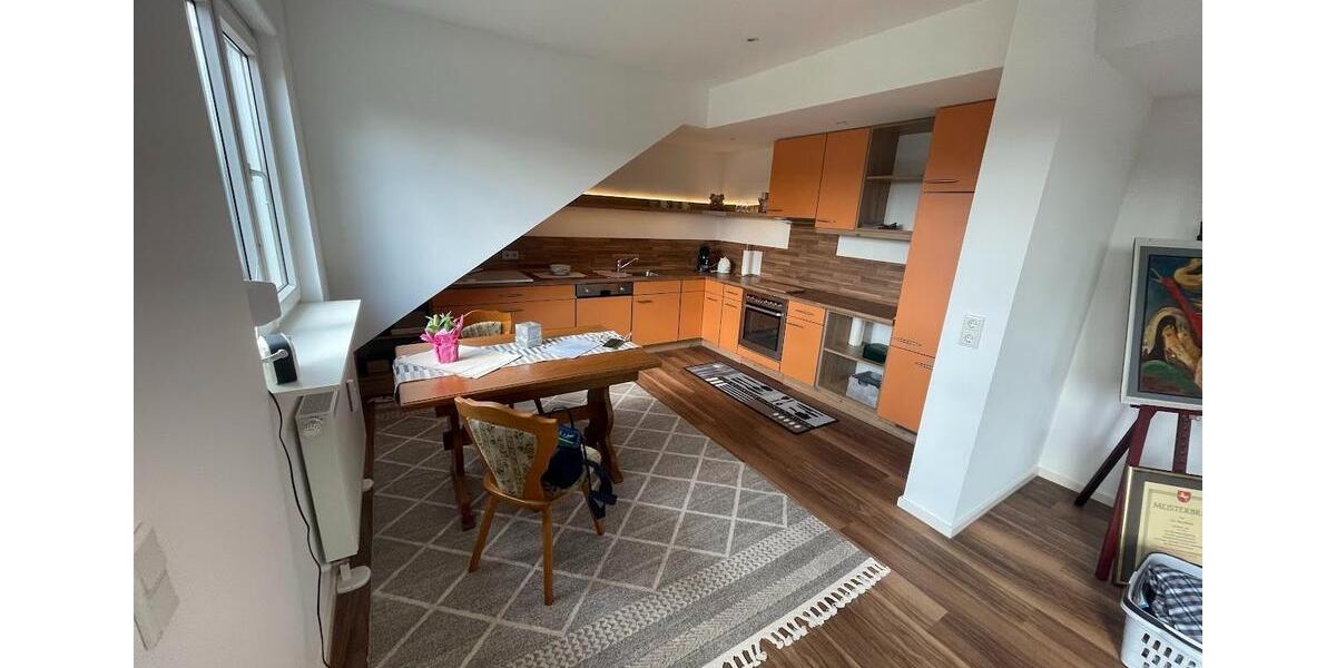 Dachgeschoßwohnung Duisburg Hamborn - 2 Zimmer, 82 m&sup2;, 758&euro; | Angebot:26562111