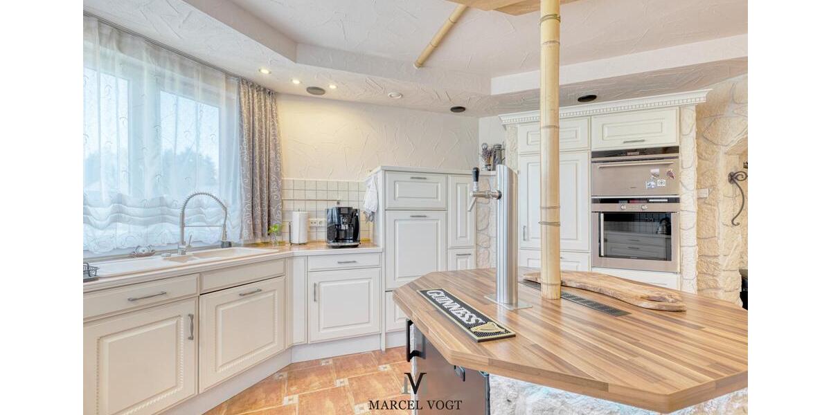 Einfamilienhaus Hülben - 8.5 Zimmer, 337 m&sup2;, 4.620&euro; | Angebot:23816966