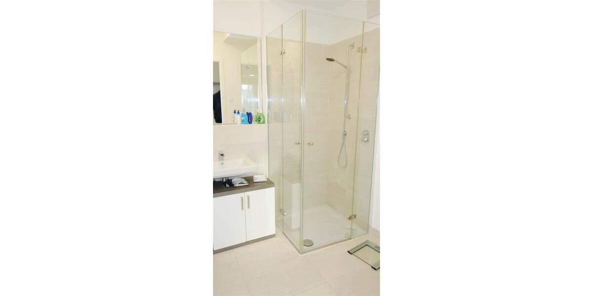 2 Zi. EG-Wohnung mit Garten u. Terrasse. Concierge. Eignet sich für eine Einzelperson. 2 zimmer