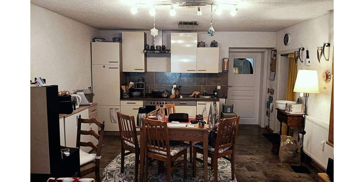 Teimöblierte 1 Zimmer Wohnung mit Single-EBK modernem Duschbad in ruhiger Lage, an Mieter mittleren Alters zu vergeben... 1 zimmer