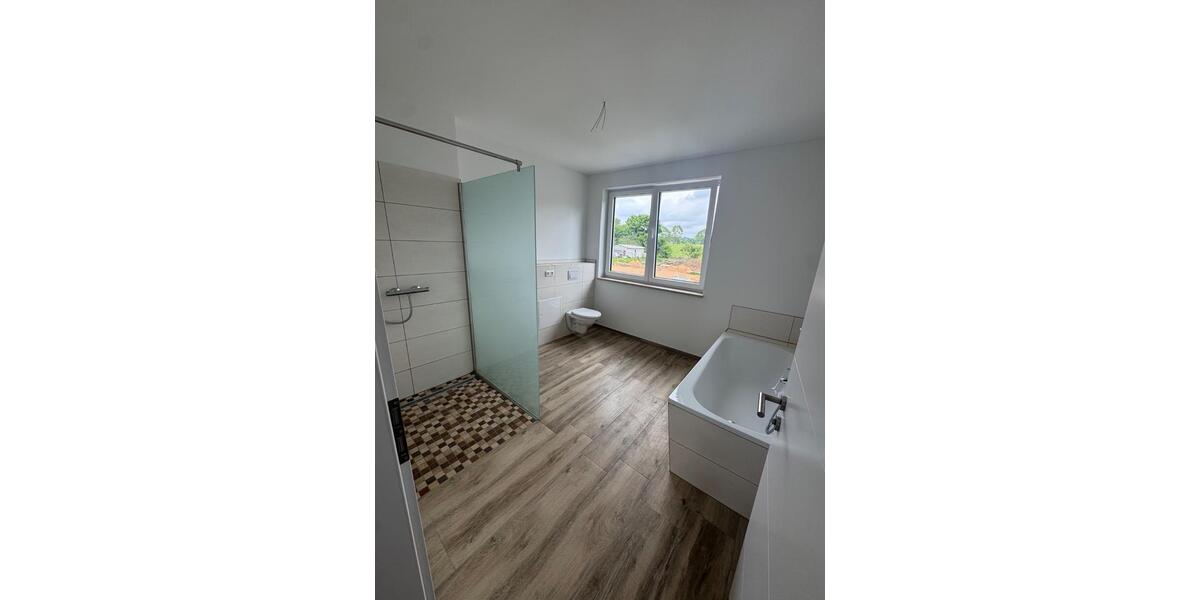 Doppelhaushälfte Sternberg - 4 Zimmer, 129 m&sup2;, 1.380&euro; | Angebot:26251491