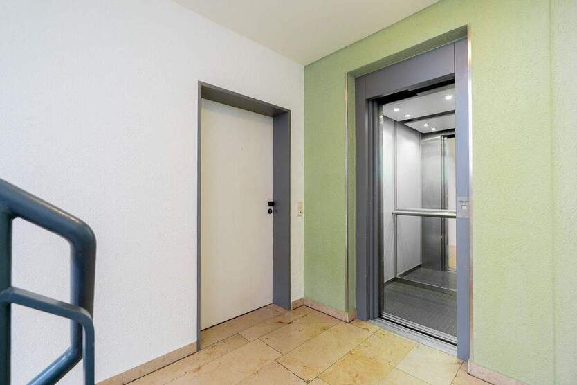 Geräumige 3-Zimmer-Whg. unweit des WorldTradeCenters. Neubau mit Aufzug an der Freiberger Straße. 3 zimmer