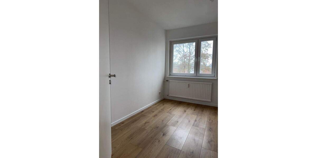 Etagenwohnung Bremen Westend - 4 Zimmer, 92 m&sup2;, 1.000&euro; | Angebot:25152622