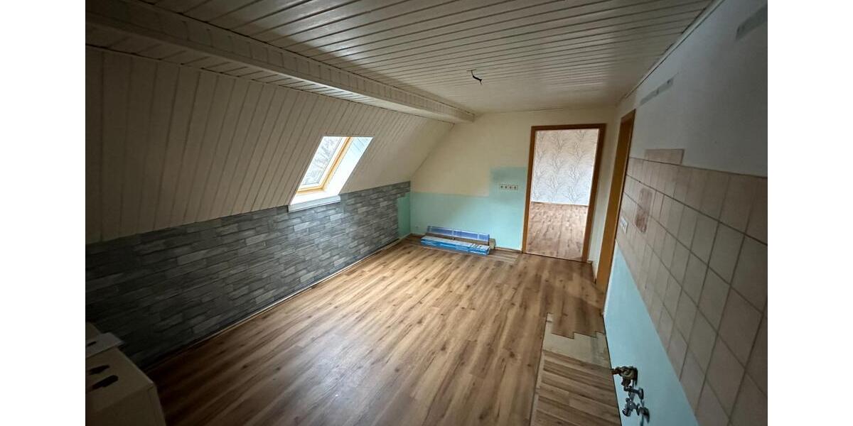 3-Raum Wohnung Dachgeschoss 3 zimmer