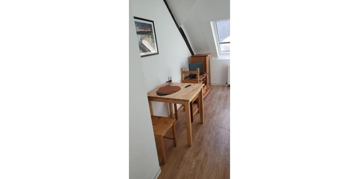 Dachgeschoßwohnung Sankt Ingbert - 1 Zimmer, 27 m&sup2;, 280&euro; | Angebot:26705235