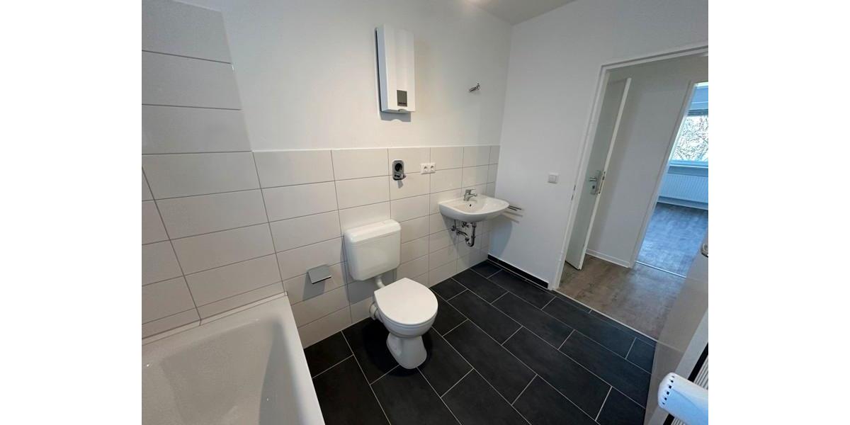 1. OG 3 Zimmer mit Balkon 3 zimmer