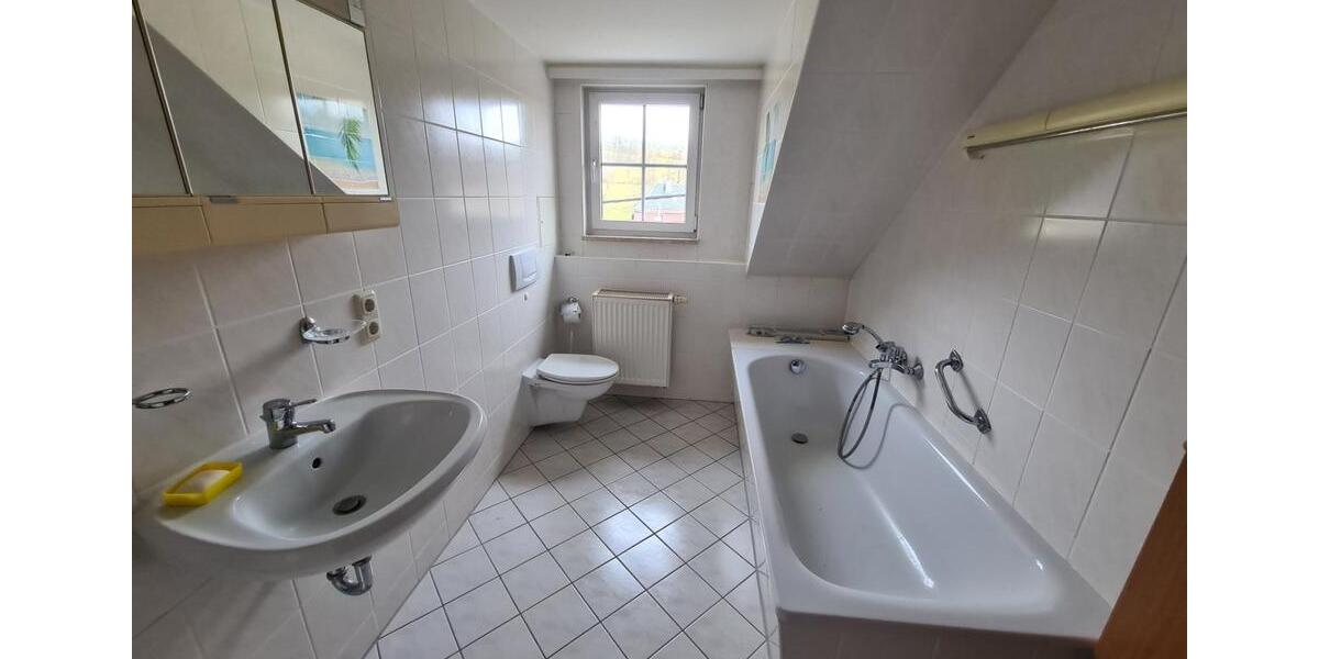 Dachgeschoßwohnung Oberschöna - 2 Zimmer, 50 m&sup2;, 300&euro; | Angebot:24745161