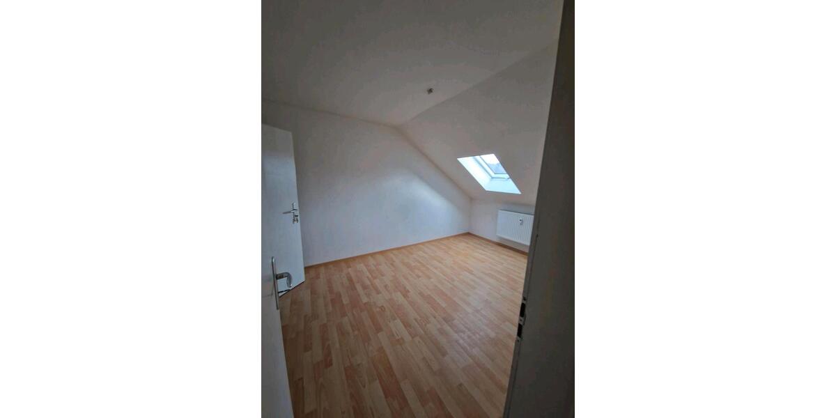 Dachgeschoßwohnung Mitterteich - 3 Zimmer, 60 m&sup2;, 450&euro; | Angebot:26440983