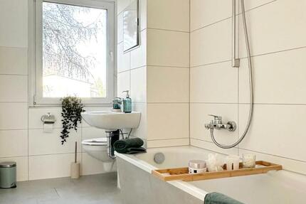 Sanierte 2-Zi.-Wohnung mit Einbauküche und Südbalkon 2 zimmer