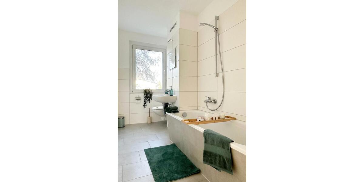 Sanierte 2-Zi.-Wohnung mit Einbauküche und Südbalkon 2 zimmer