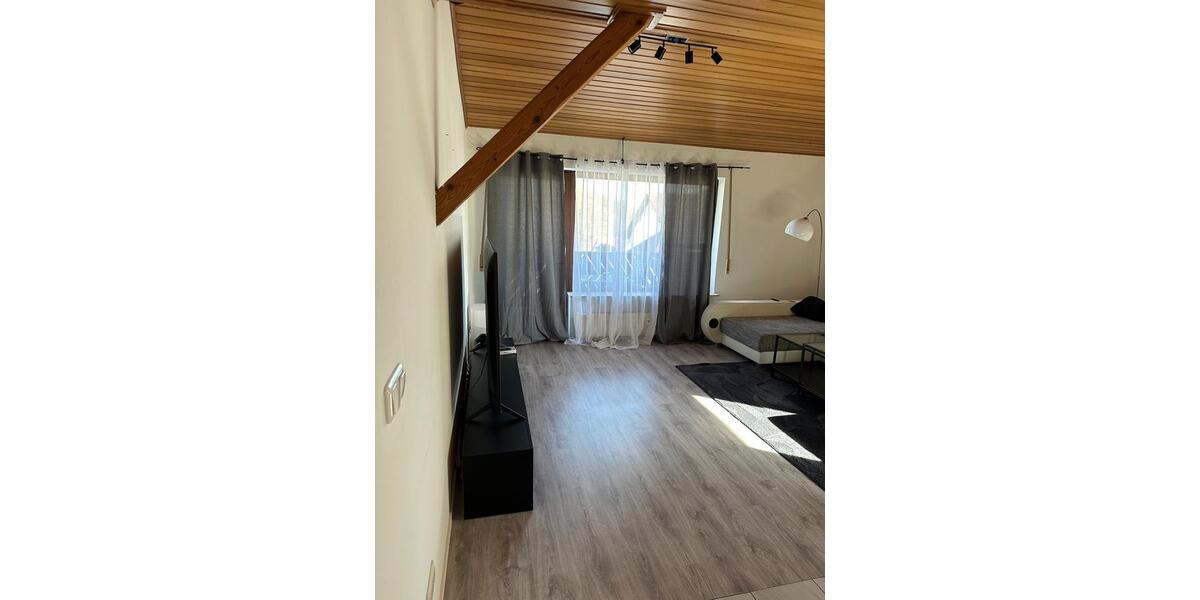 Dachgeschoßwohnung Aßlar - 3 Zimmer, 86 m&sup2;, 1.100&euro; | Angebot:25749667