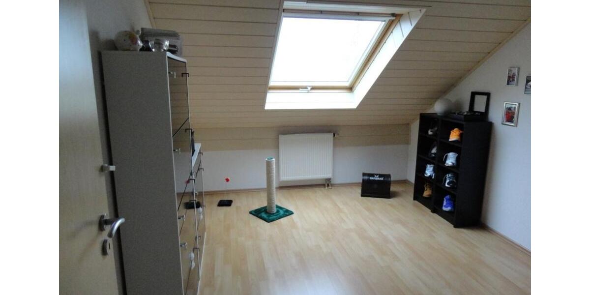 Dachgeschoßwohnung Bensheim - 4 Zimmer, 104 m&sup2;, 920&euro; | Angebot:25782767