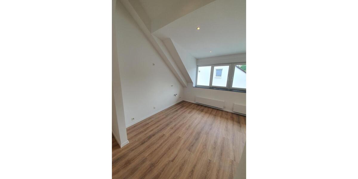 Dachgeschoßwohnung Völklingen - 2 Zimmer, 55 m&sup2;, 500&euro; | Angebot:26289206