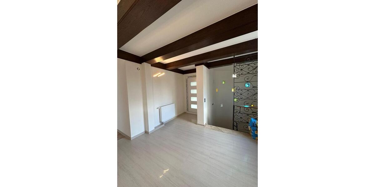 Erdgeschoßwohnung Uhingen - 4 Zimmer, 120 m&sup2;, 1.600&euro; | Angebot:25988250