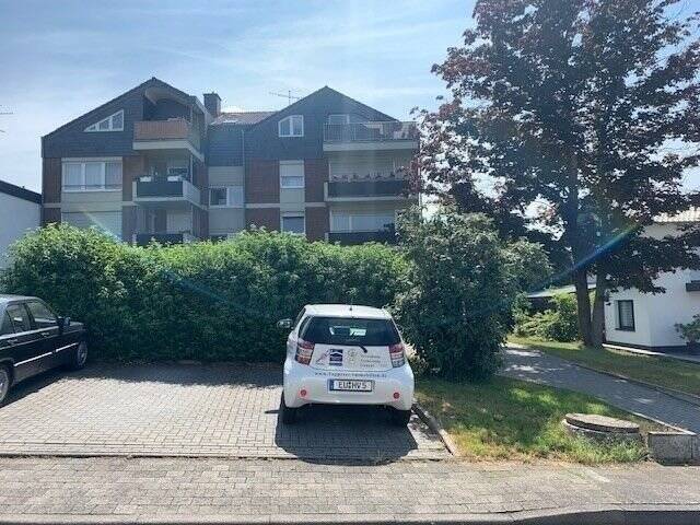 Schöne 3 Zimmer Wohnung mit Balkon!