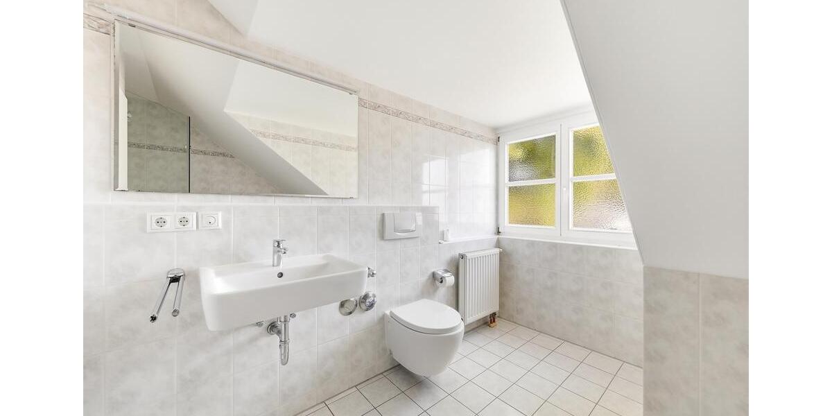 Dachgeschoßwohnung München Trudering-Riem - 3 Zimmer, 88 m&sup2;, 1.650&euro; | Angebot:26365750