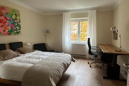 Möbliertes WG Zimmer in 3er Frauen WG-Weststadt Ulm 19 zimmer