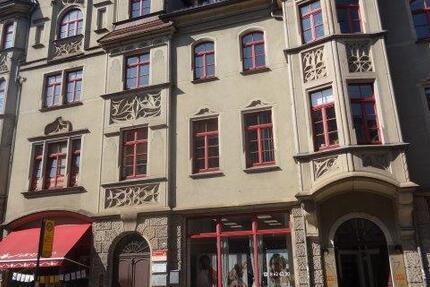 Plauen: 2-Zimmer-DG-Wohnung mit Wannenbad und Laminat, ab November frei