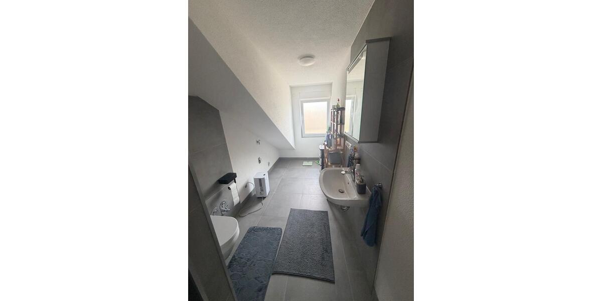 Dachgeschoßwohnung Reilingen - 2.5 Zimmer, 67 m&sup2;, 900&euro; | Angebot:26517717