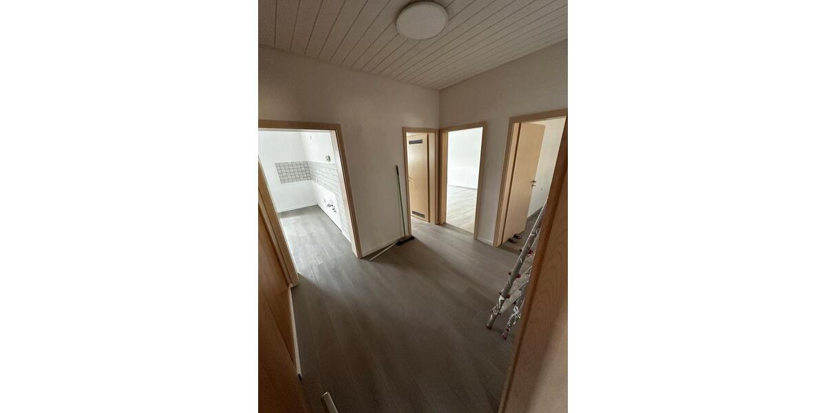 Etagenwohnung Weiden in der Oberpfalz - 3 Zimmer, 85 m&sup2;, 900&euro; | Angebot:26563227