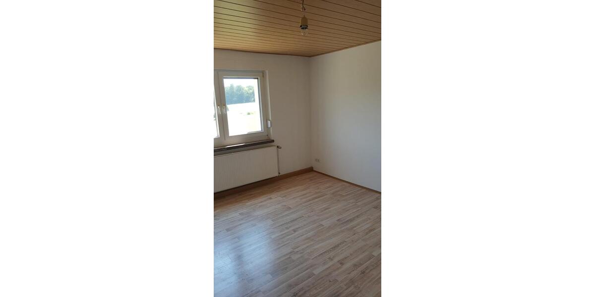 Etagenwohnung Dermbach - 3 Zimmer, 69 m&sup2;, 430&euro; | Angebot:25539490