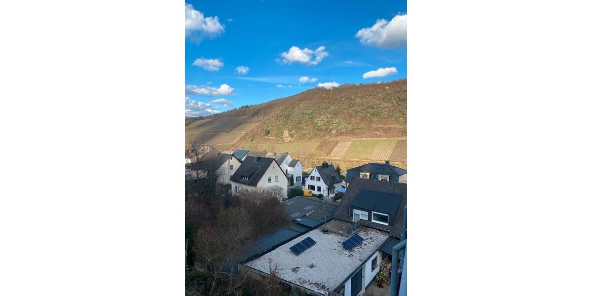 Dachgeschoßwohnung Briedel - 3 Zimmer, 82 m&sup2;, 650&euro; | Angebot:25830725