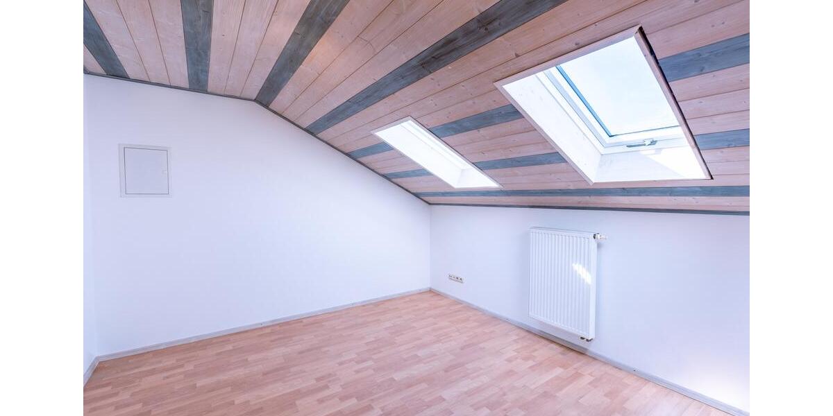 Einfamilienhaus Reisbach Englmannsberg - 8 Zimmer, 233 m&sup2;, 1.700&euro; | Angebot:26411603