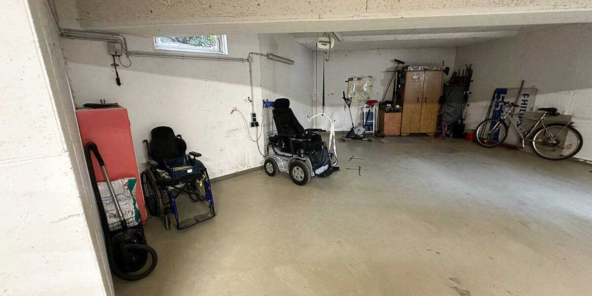 Etagenwohnung Glauchau - 2 Zimmer, 79 m&sup2;, 395&euro; | Angebot:25688144