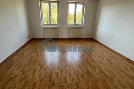 Zwei- Zimmer- Wohnung, zentral gelegen, wird frisch renoviert zimmer