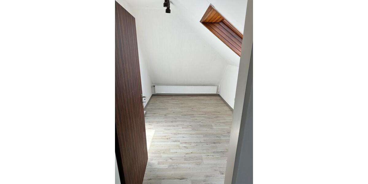 Etagenwohnung Preußisch Oldendorf - 10 Zimmer, 187 m&sup2;, 1.600&euro; | Angebot:26598027