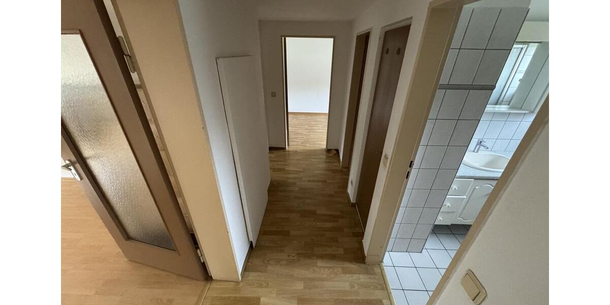 4-Zimmer-Wohnung in Saarbrücken nahe der französischen Grenze [HMR-O46E04] 4 zimmer