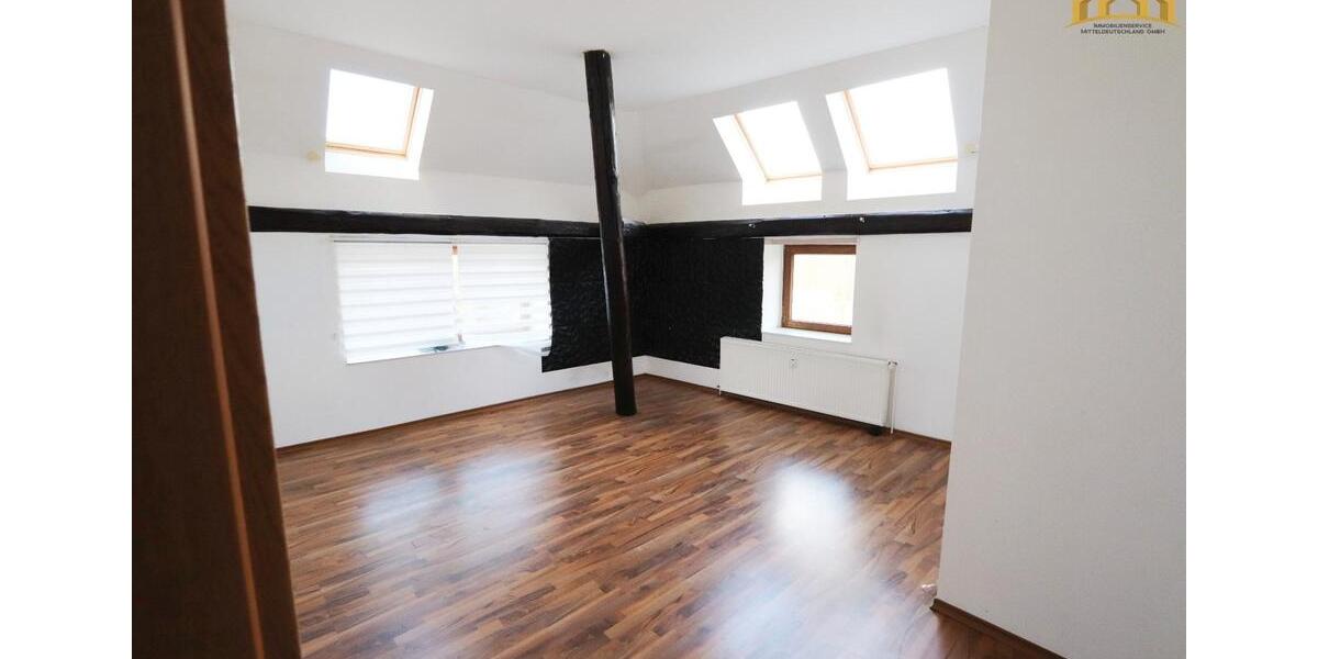 Dachgeschoßwohnung Hettstedt - 4 Zimmer, 87 m&sup2;, 420&euro; | Angebot:25990009