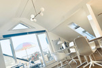 Biete Loft mit Dachterrasse und Pool - All-in-Miete