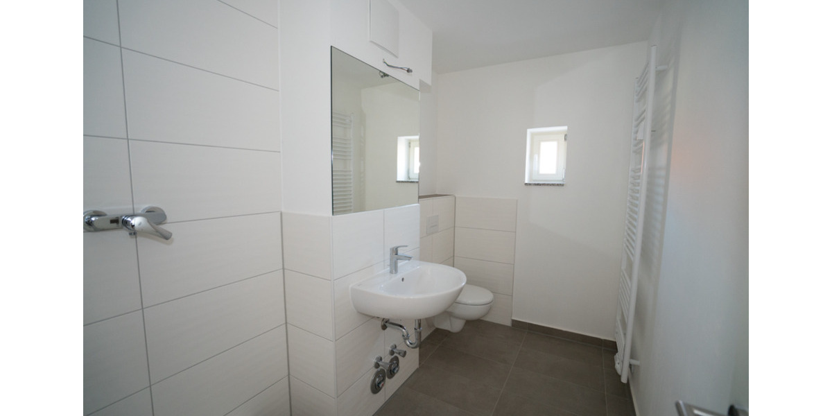 Etagenwohnung Altenburg - 4 Zimmer, 92 m&sup2;, 642&euro; | Angebot:24550815