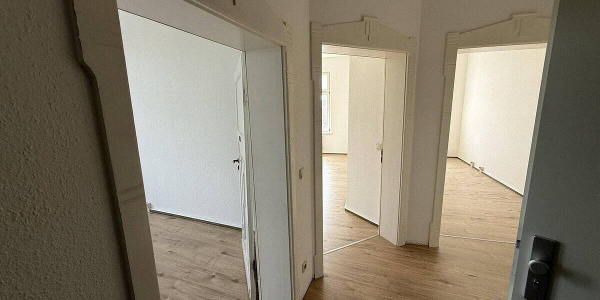 Etagenwohnung Plauen Preißelpöhl - 4 Zimmer, 105 m&sup2;, 595&euro; | Angebot:26570893