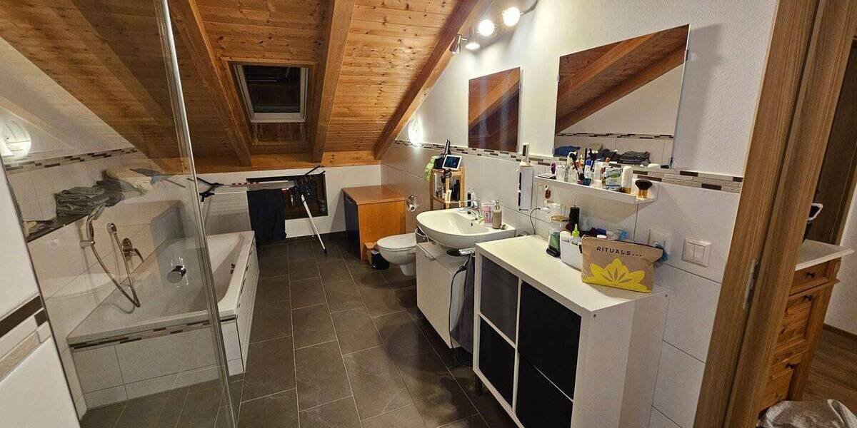 Etagenwohnung Glonn Kastenseeon - 3 Zimmer, 96 m&sup2;, 1.340&euro; | Angebot:26657236