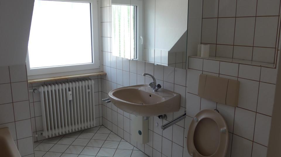 Sonnige Dachgeschoßwohnung mit herrlichem Ausblick ins Grüne