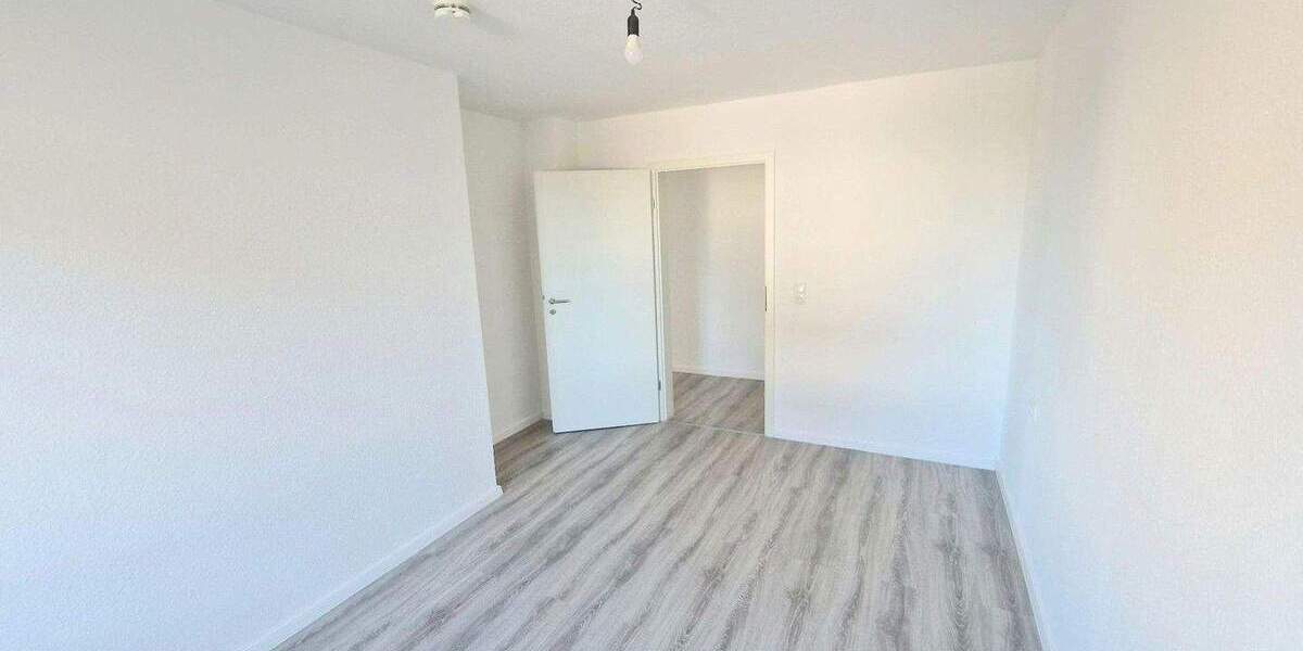 Etagenwohnung Deensen - 2 Zimmer, 63 m&sup2;, 295&euro; | Angebot:24891695