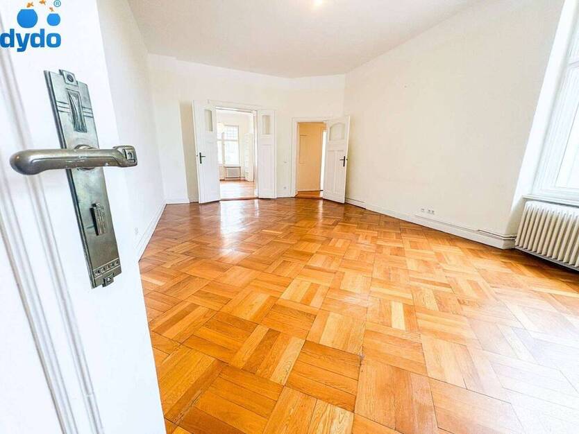 Diese charmante AltbauWohnung wartet auf Sie - jetzt bewerben und Chance nutzen + EBK und Balkon