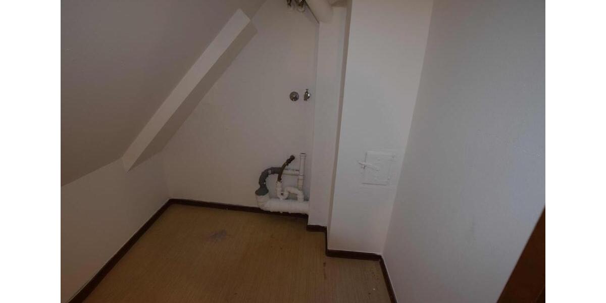 +++ Ich wurde renoviert! Charmante 4-Raumwohnung über 2 Etagen mit Tageslichtbad +++ 4 zimmer