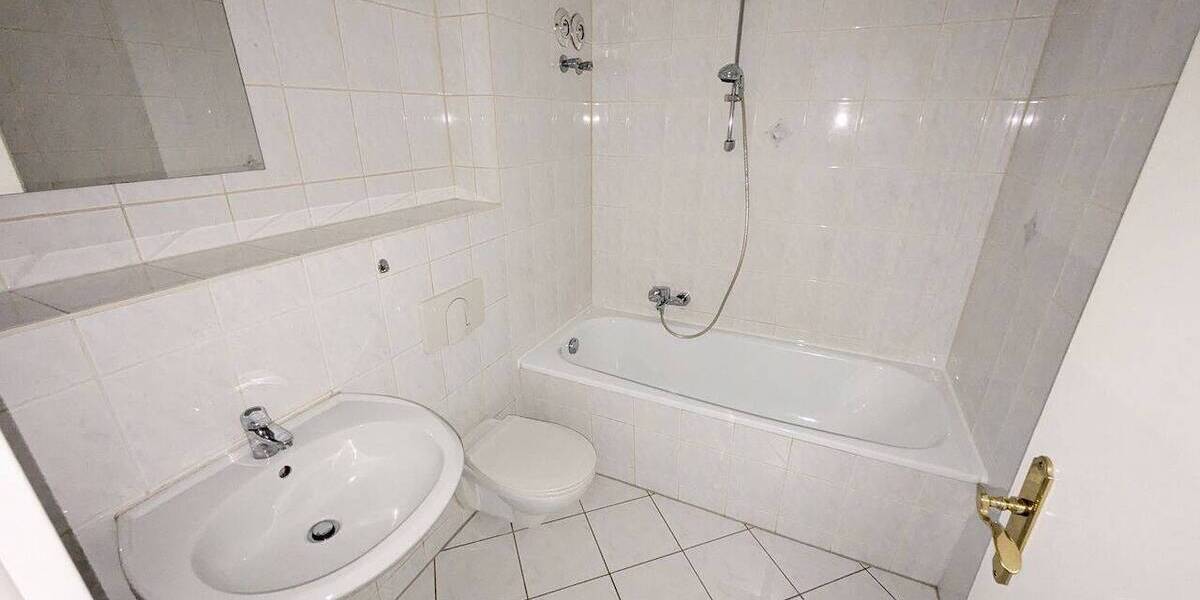 Etagenwohnung Zwickau Pölbitz - 2 Zimmer, 46 m&sup2;, 280&euro; | Angebot:26159702