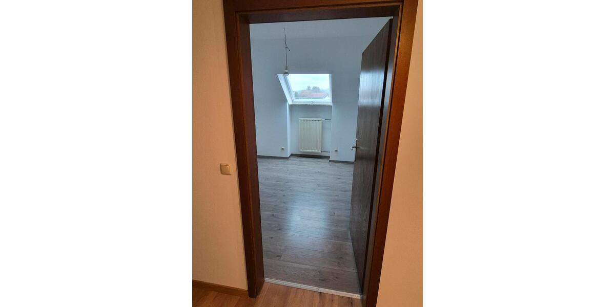 Dachgeschoßwohnung Oberviechtach - 5 Zimmer, 125 m&sup2;, 1.000&euro; | Angebot:26606063