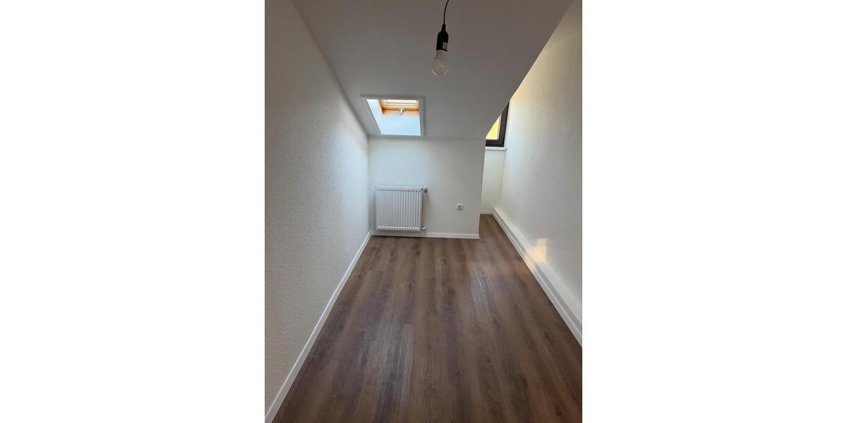 Dachgeschoßwohnung Pohlheim - 4 Zimmer, 105 m&sup2;, 1.500&euro; | Angebot:26285044