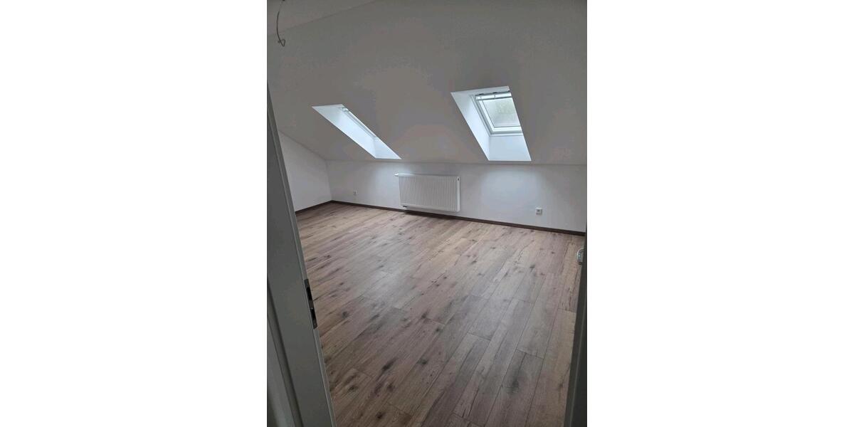 Dachgeschoßwohnung Bückeburg - 3 Zimmer, 66 m&sup2;, 900&euro; | Angebot:26486263