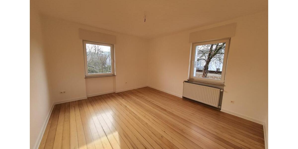 Einfamilienhaus Zweibrücken - 9 Zimmer, 251 m&sup2;, 1.790&euro; | Angebot:25980405